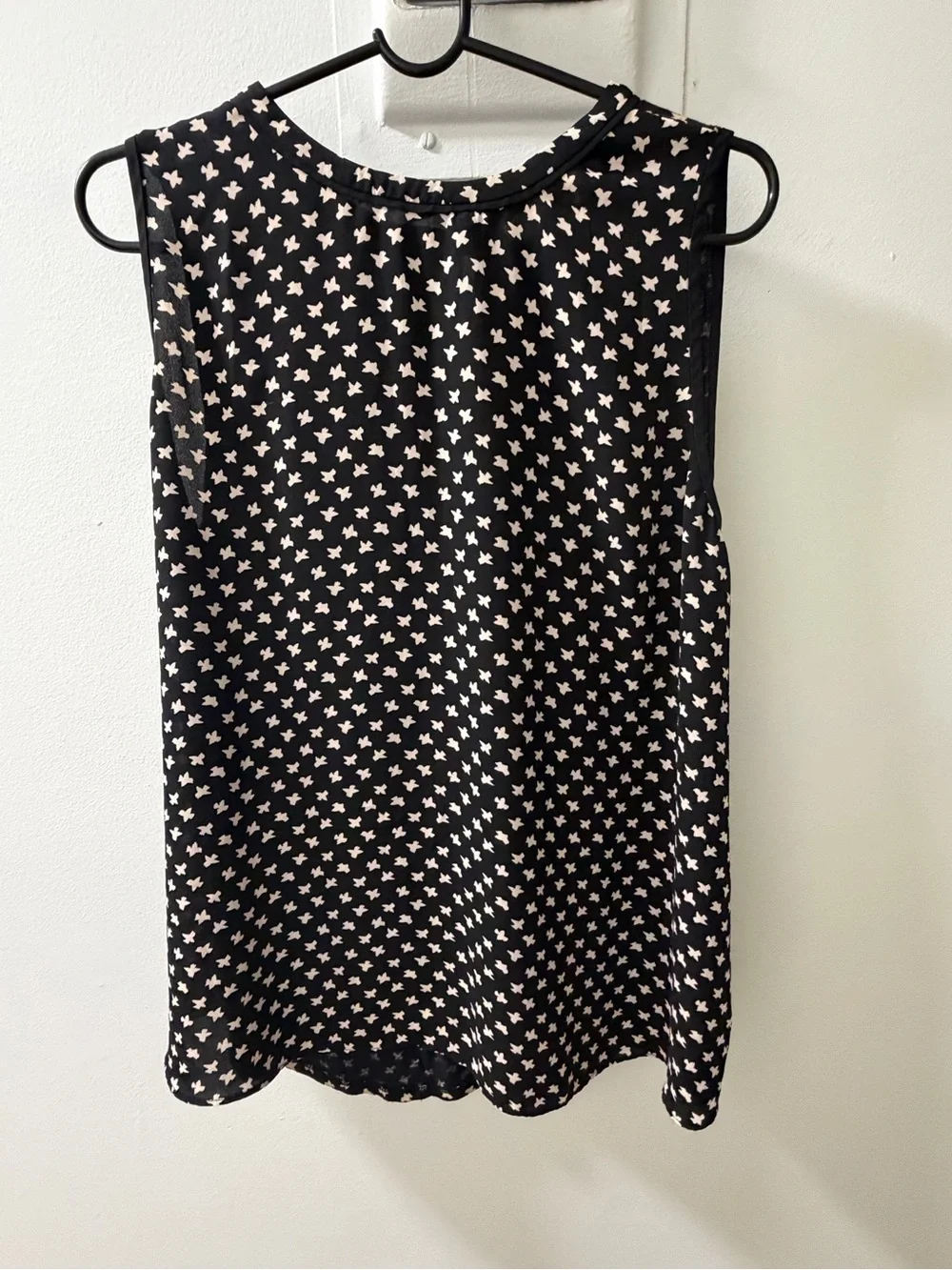 LOFT Navy Butterfly Print Sleeveless Blouse XL Lightweight Tie Neck Top - Picture 4 of 4